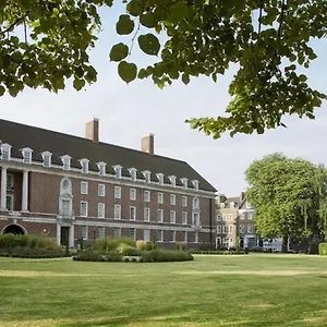 4* Отель De Vere Devonport House
