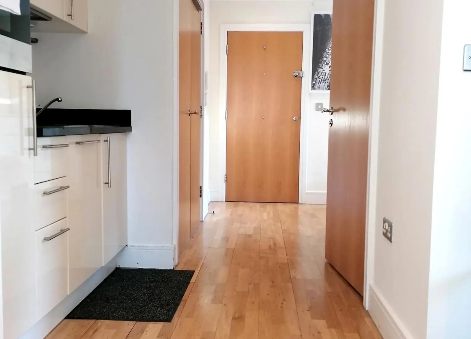 Canary Wharf Serviced Apartments Лондон 0*,